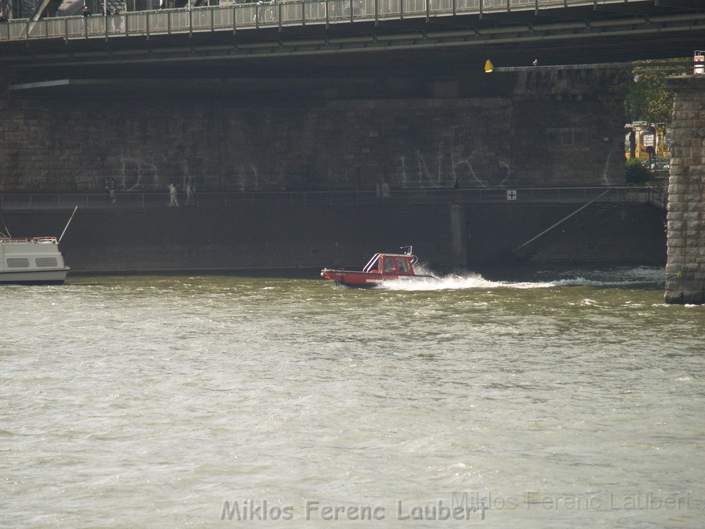 Uebungsfahrt Loeschboot und Ursula P68.JPG